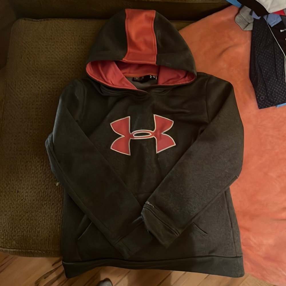 Youth medium girls UNDER ARMOUR hoodie